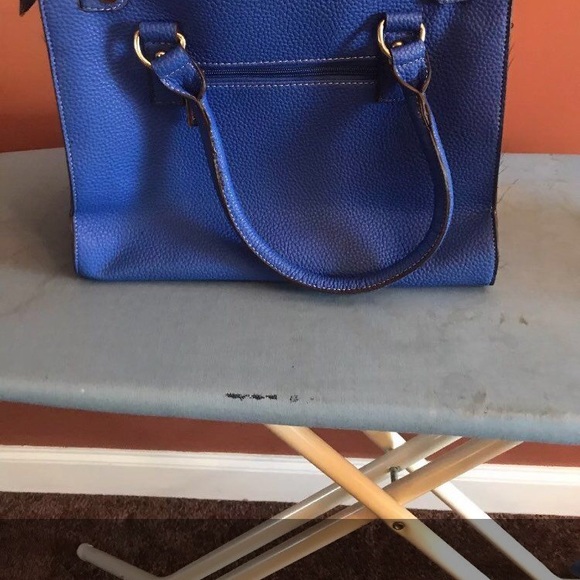 Purse - Picture 1 of 3